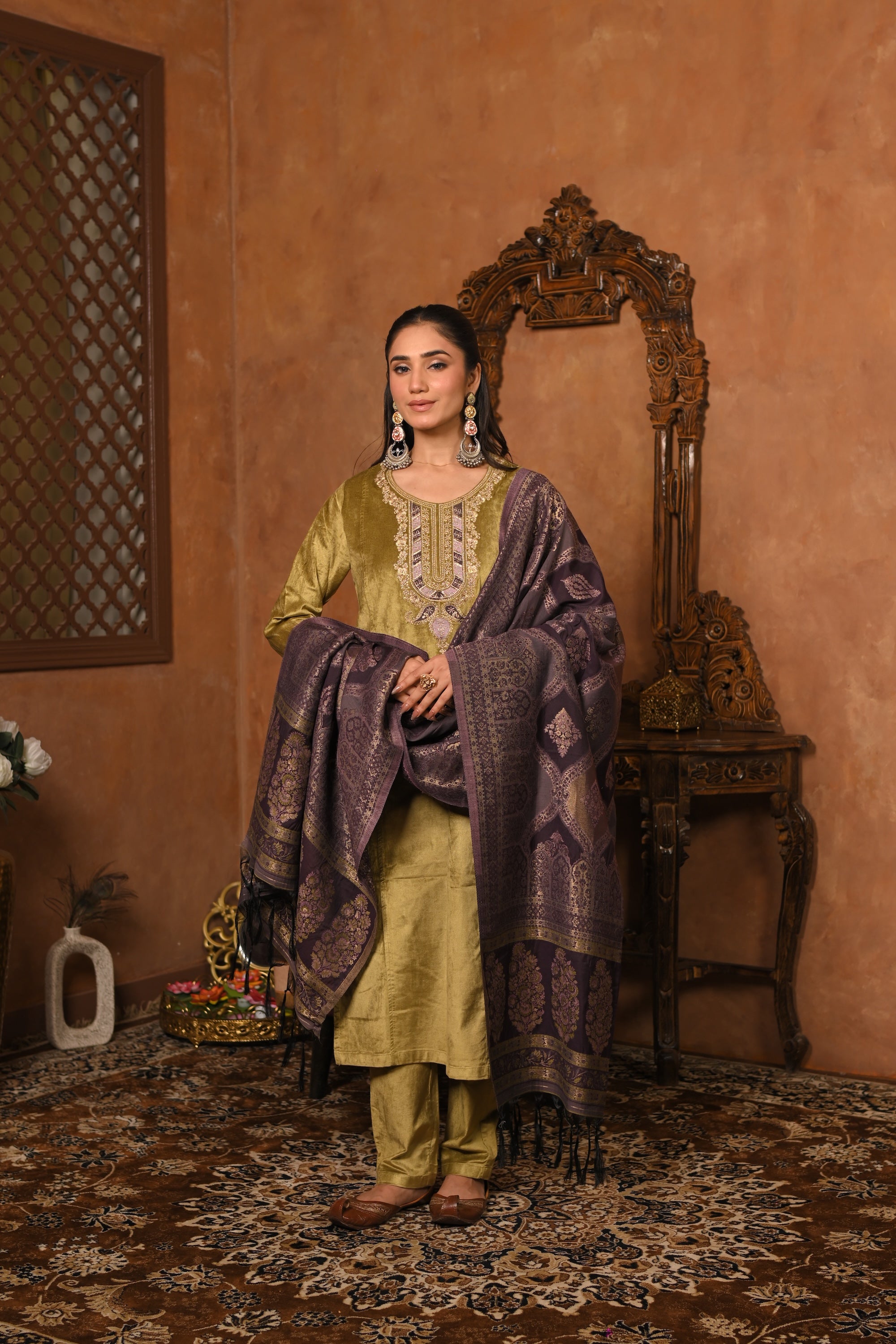 AMETHYST EMBROIDERED KURTA SET